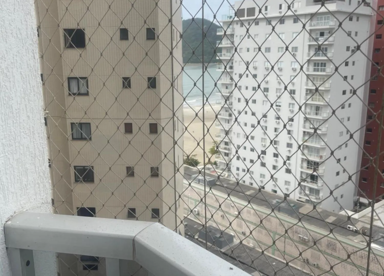 Ap De Fundos Em Condominio Beira Mar Com Garagem, Wifi E Tv A Cabo Balneário Camboriú