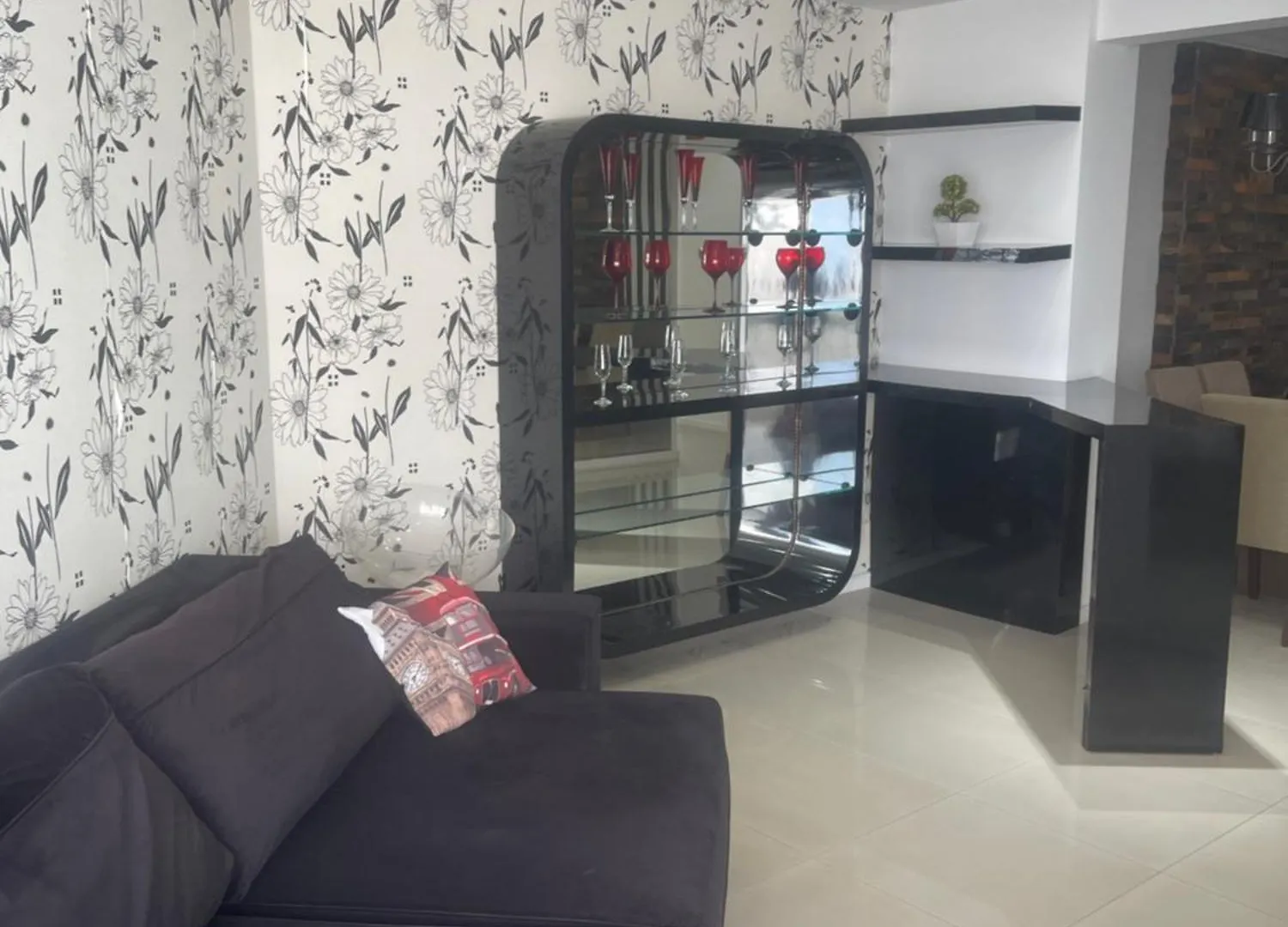 Ap De Fundos Em Condominio Beira Mar Com Garagem, Wifi E Tv A Cabo Balneário Camboriú 0*,  Brasil